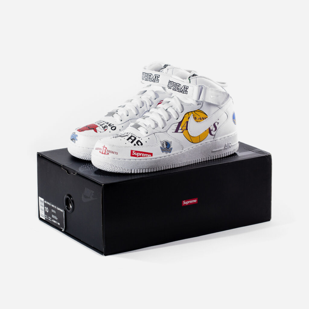 S‌upreme Nike NBA Sneakers