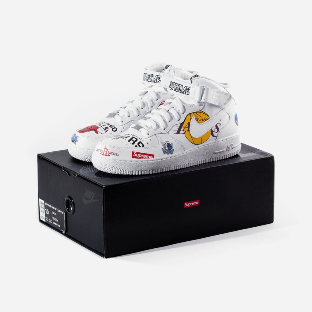 S‌upreme Nike NBA Sneakers